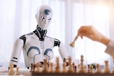 Robot hrá šach s človekom